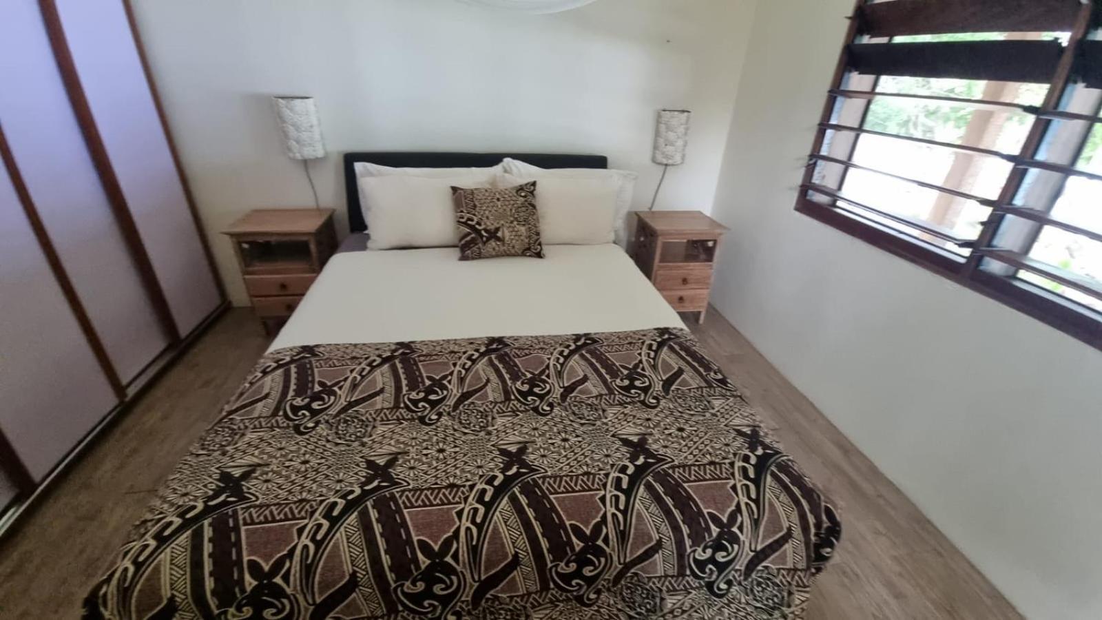 Whispering Palms - Absolute Beachfront Villas Порт-Віла Екстер'єр фото
