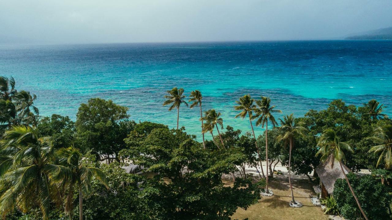 Whispering Palms - Absolute Beachfront Villas Порт-Віла Екстер'єр фото